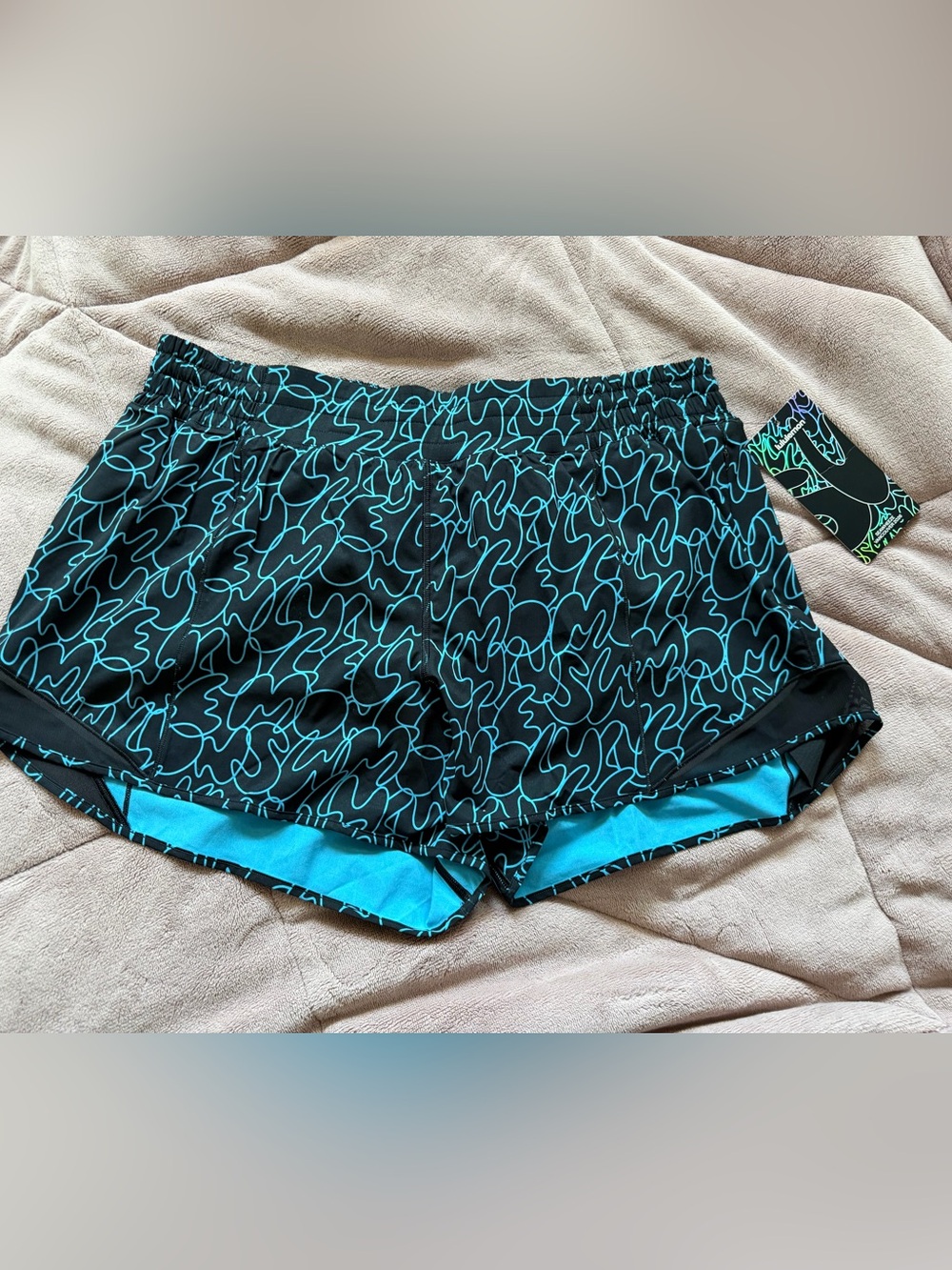 lululemon SeaWheeze 2026 Hotty Hot Shorts size 14